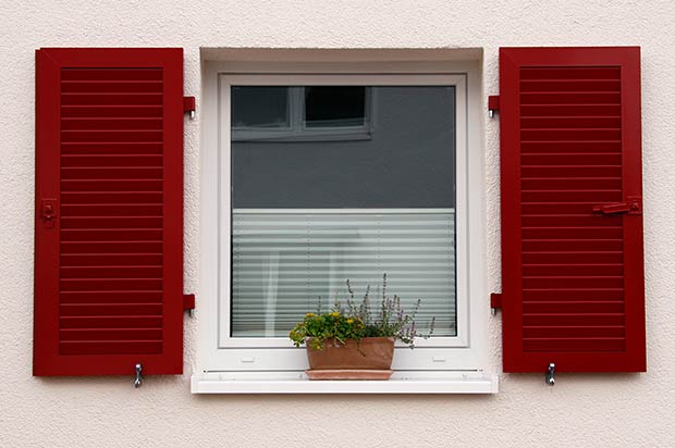 Rollladen, Jalousien, Markisen, Segel, Lamellendach und weitere Sonnenschutz und Wetterschutzprodukte bei uns in großer Auswahl für Reutlingen, Tübingen, Metzingen